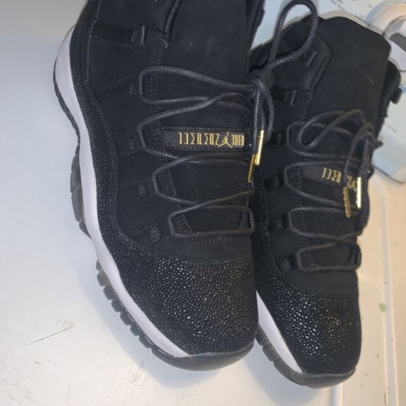 Jordan 11 - Picture 2 of 2